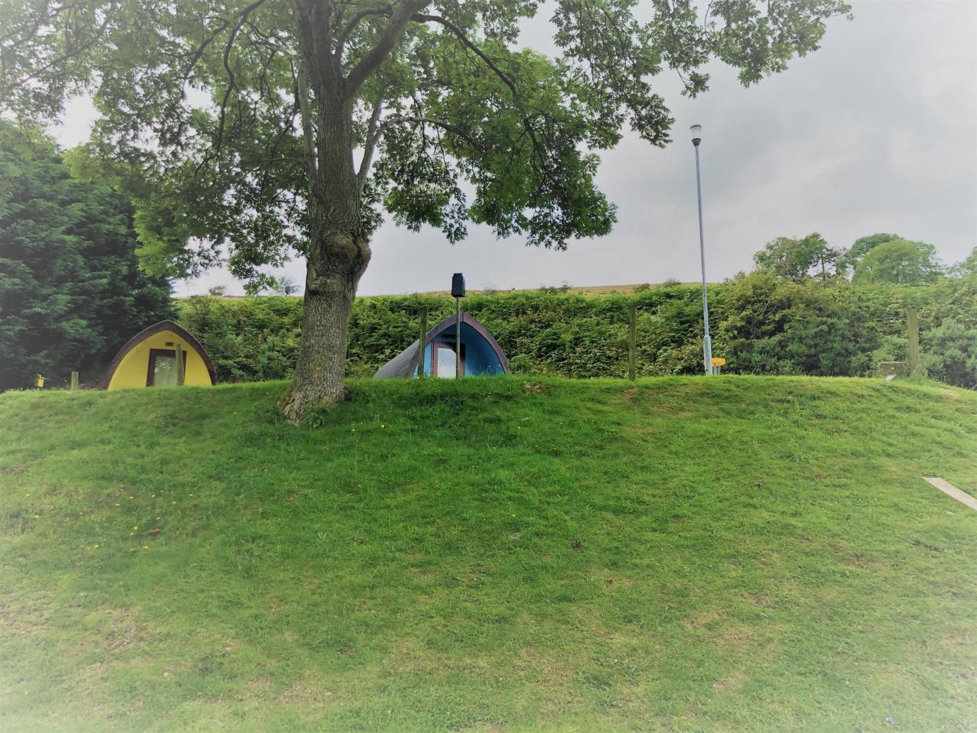 Rostrevor Mountain Lodge - Glamping Pods - Revive Sauna & Hot Tubs מראה חיצוני תמונה