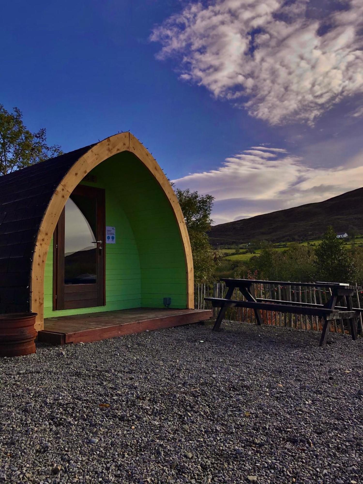 Rostrevor Mountain Lodge - Glamping Pods - Revive Sauna & Hot Tubs מראה חיצוני תמונה