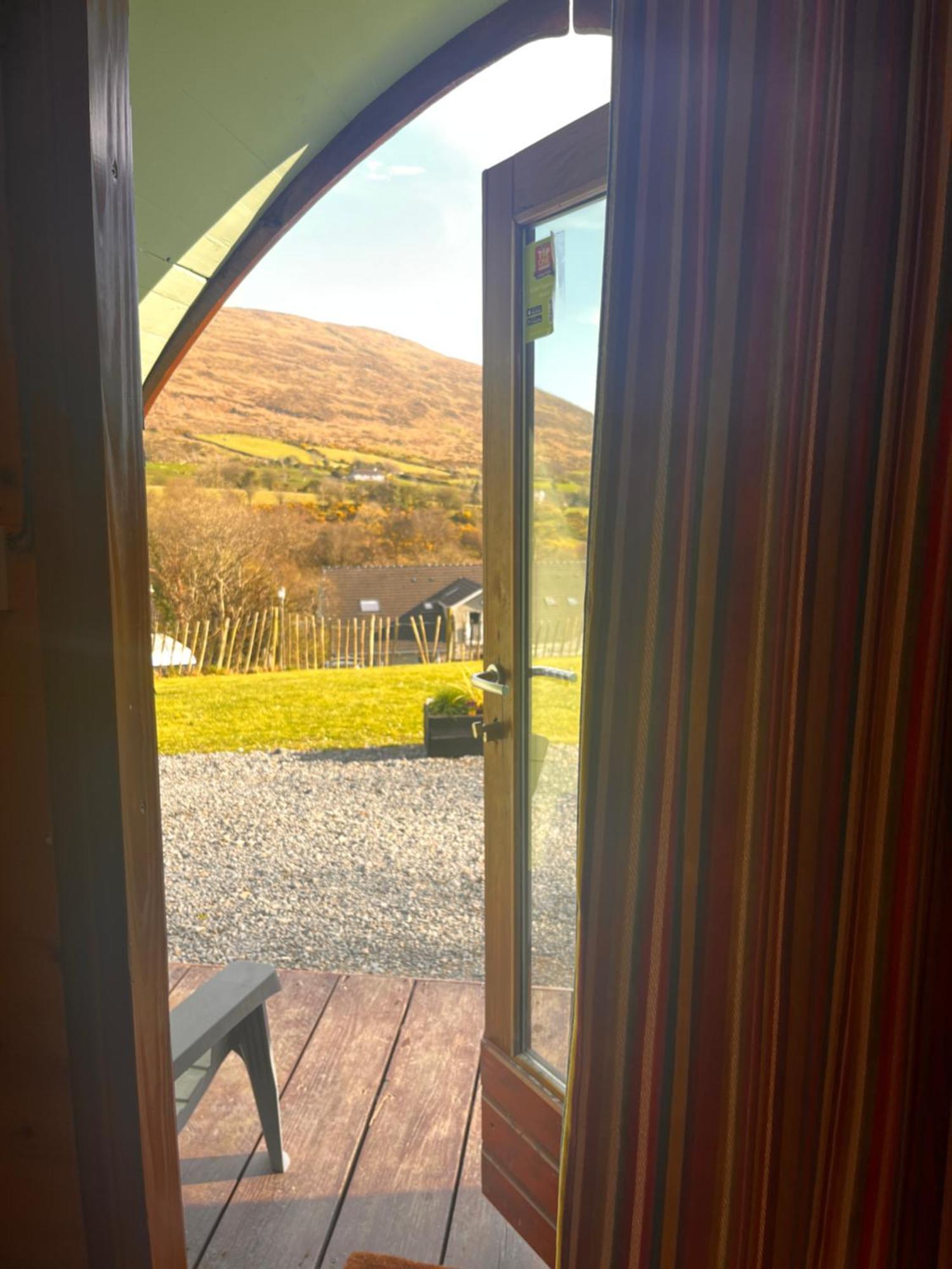 Rostrevor Mountain Lodge - Glamping Pods - Revive Sauna & Hot Tubs מראה חיצוני תמונה