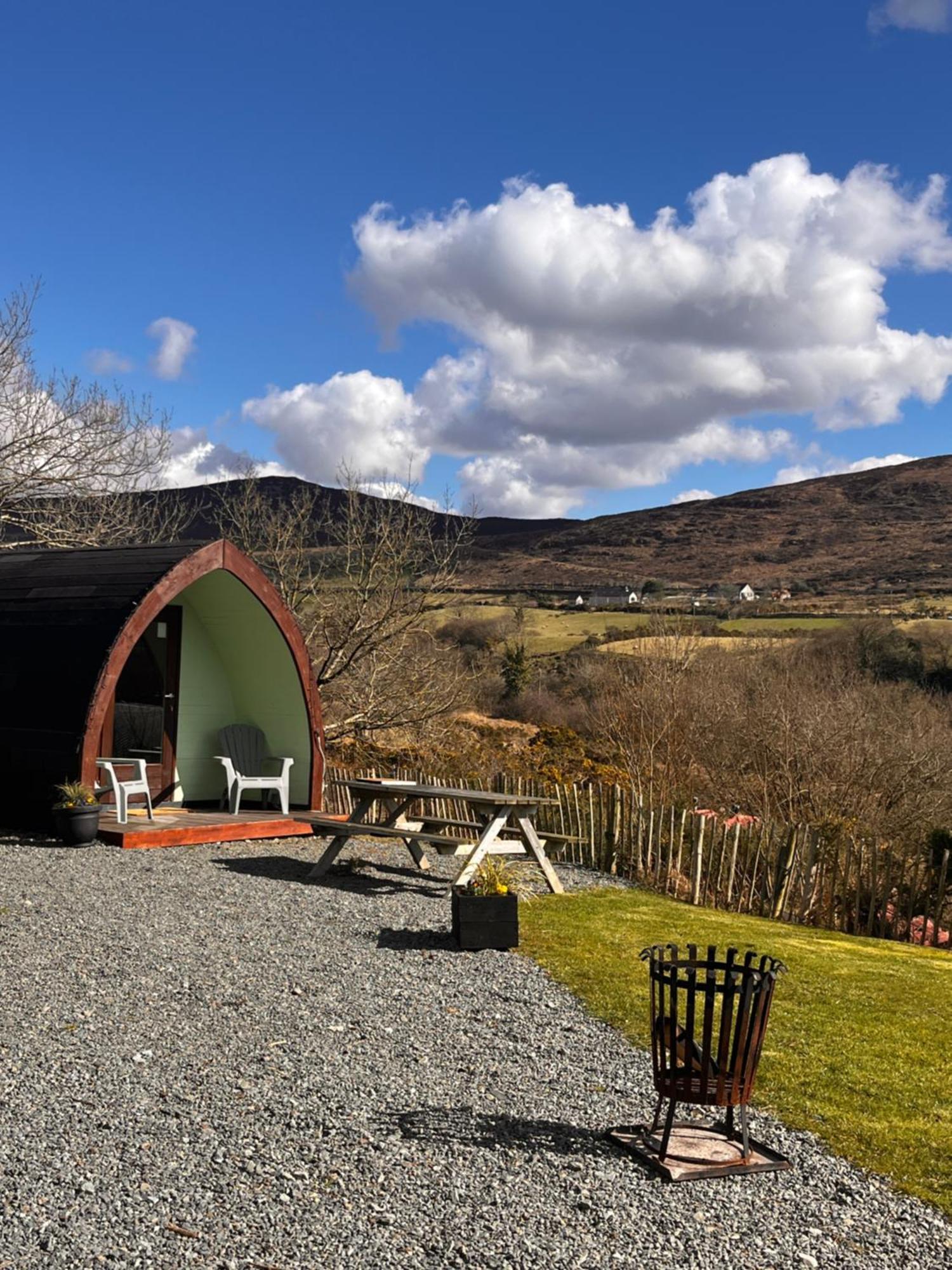 Rostrevor Mountain Lodge - Glamping Pods - Revive Sauna & Hot Tubs מראה חיצוני תמונה